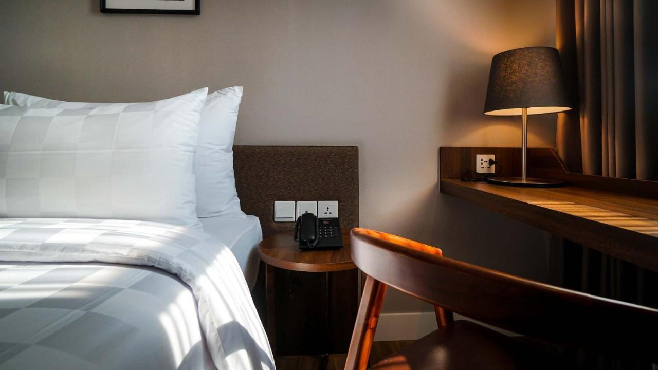 Tuscany Boutique Hotel South Tangerang Exteriör bild